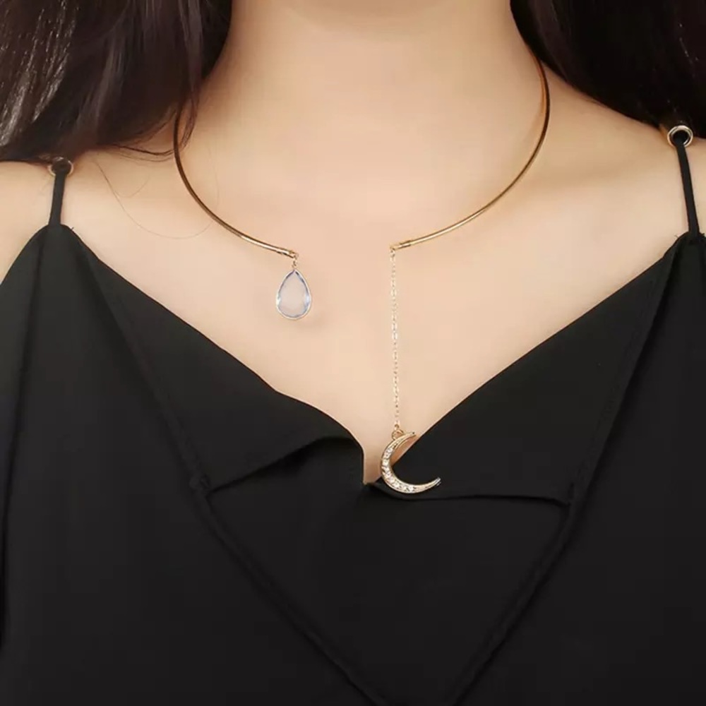 Beautiful Crystal Moon and Aquamarine Gold Choker Necklace - Picture 3 of 13